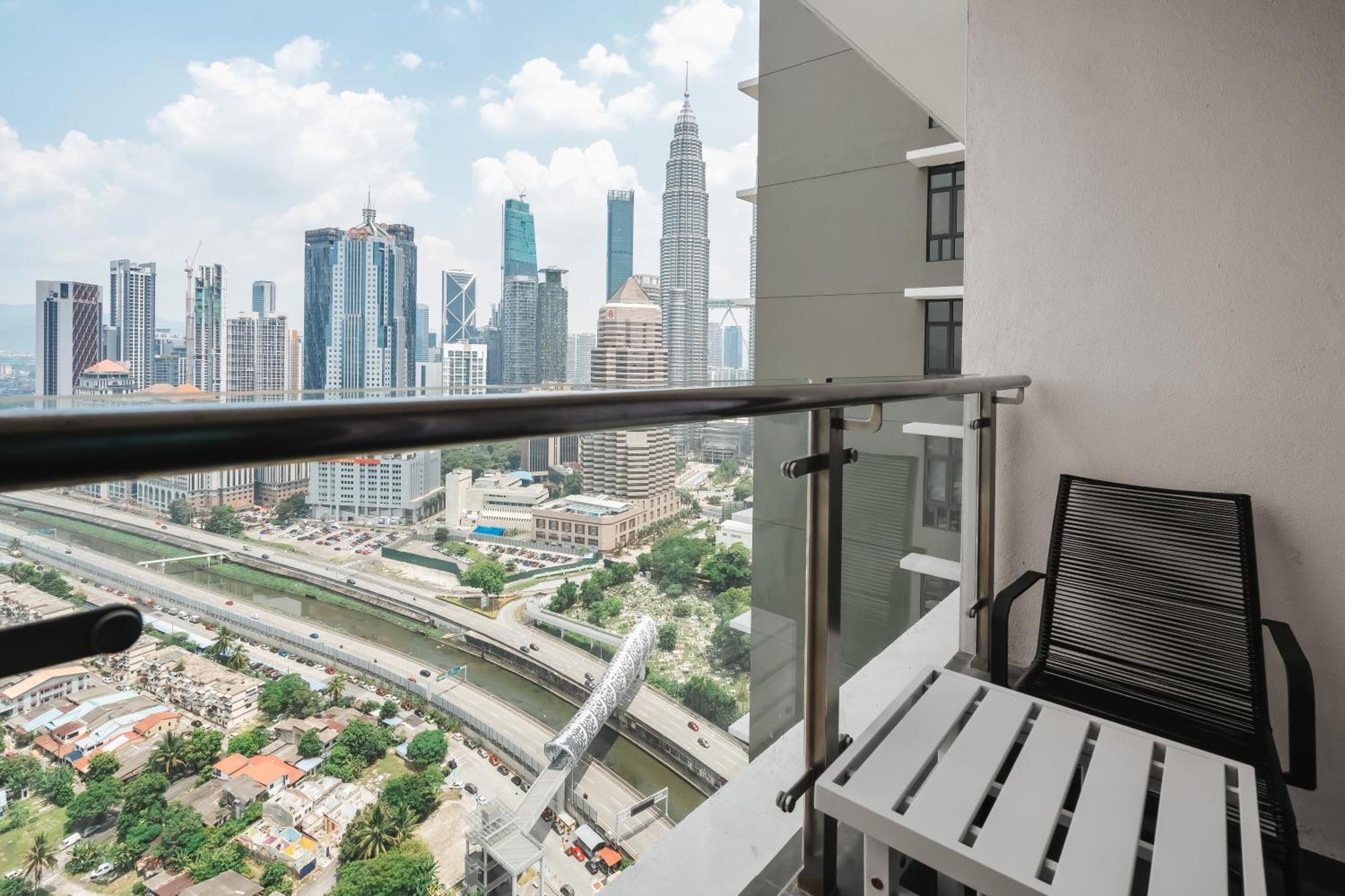 KLCC view condo stay Kuala Lumpur Esterno foto